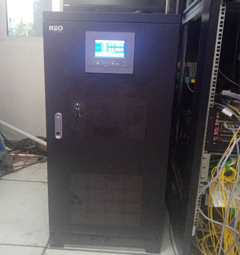 Məktəb Kompüter Otağında Tətbiq olunan 30KVA Transformator Əsaslı UPS